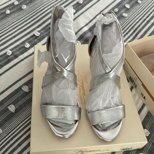 Vince Camuto Platinum color, IM Pascal 2 style, size 8.5M gorgeous style 3” heel